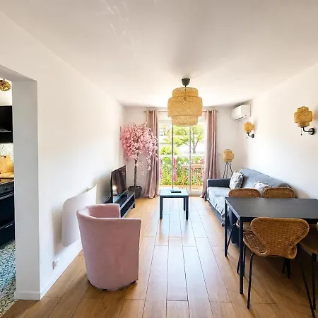 Renove Avec Balcon Et Parking * Saint-Raphael (Var)