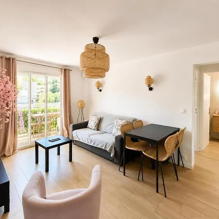 Apartment Renove Avec Balcon Et Parking