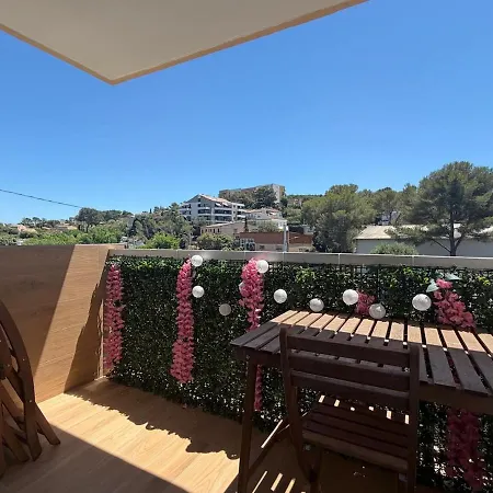 Renove Avec Balcon Et Parking * Saint-Raphael (Var)